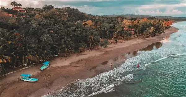 Remare controcorrente: l’eccezione del Costa Rica
