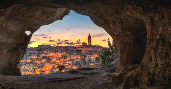 Censis: Reinventare il turismo