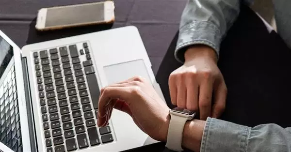 Tempi di consegna dilatati e rischio penali: strumenti contrattuali per l’esportatore italiano